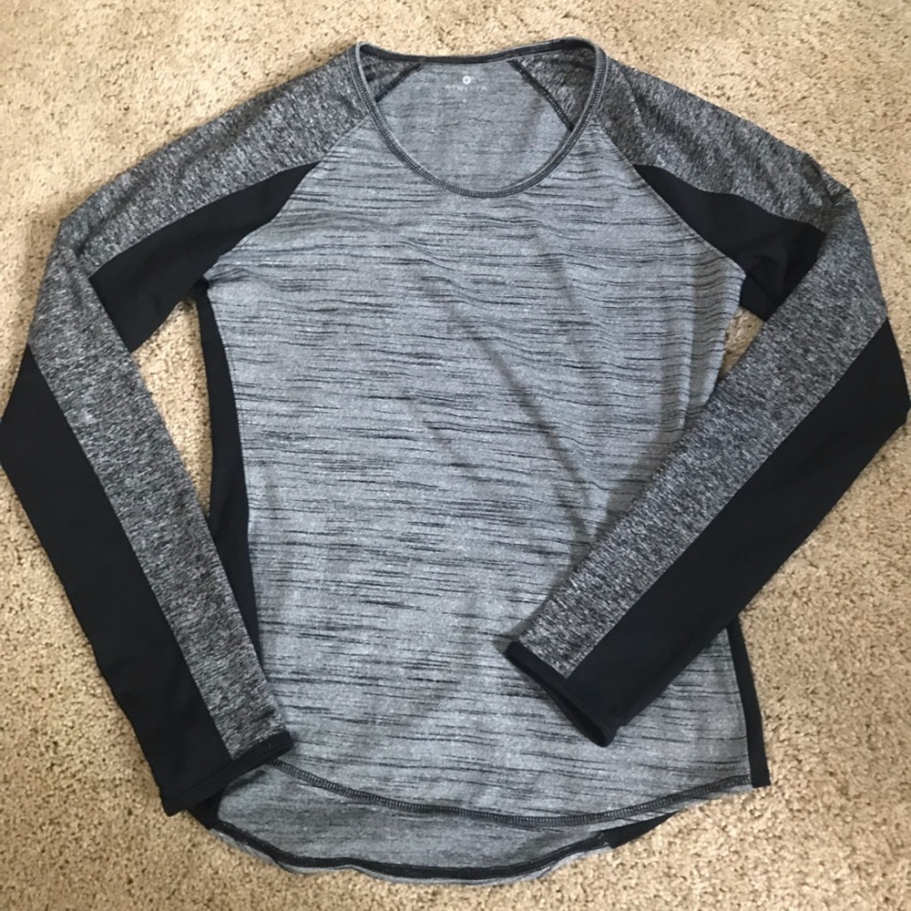 Athleta running wild long sleeve top size s small